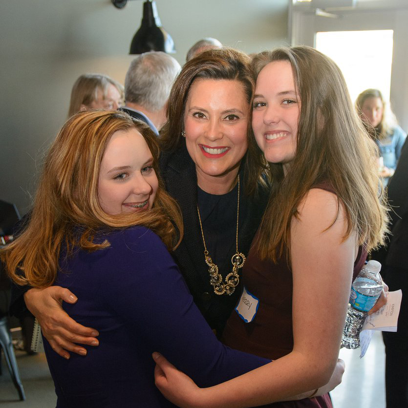 gretchen whitmer with her daughters